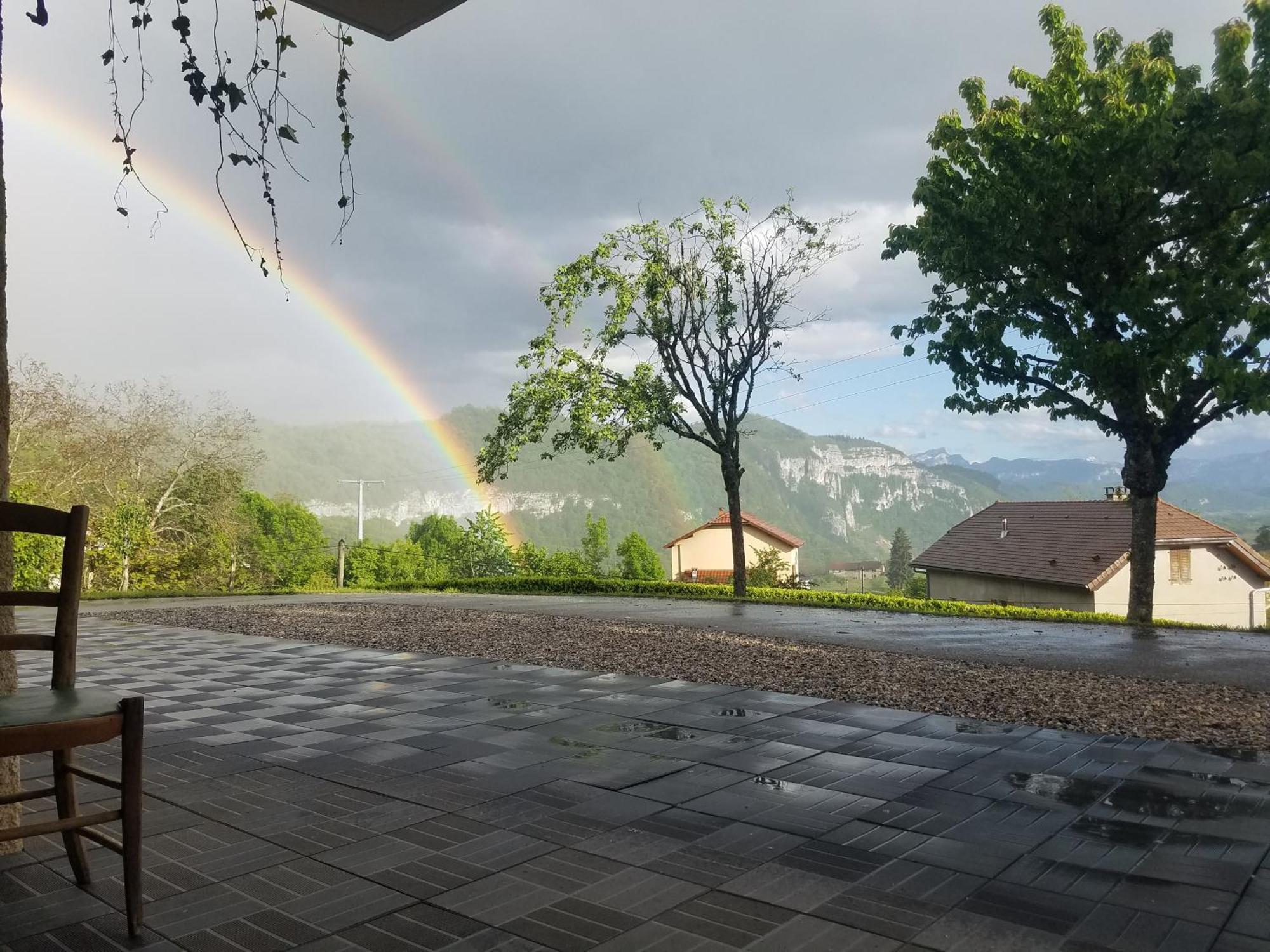 Un Pied Devant L'Autre Sainte-Marie-D'Alvey Luaran gambar