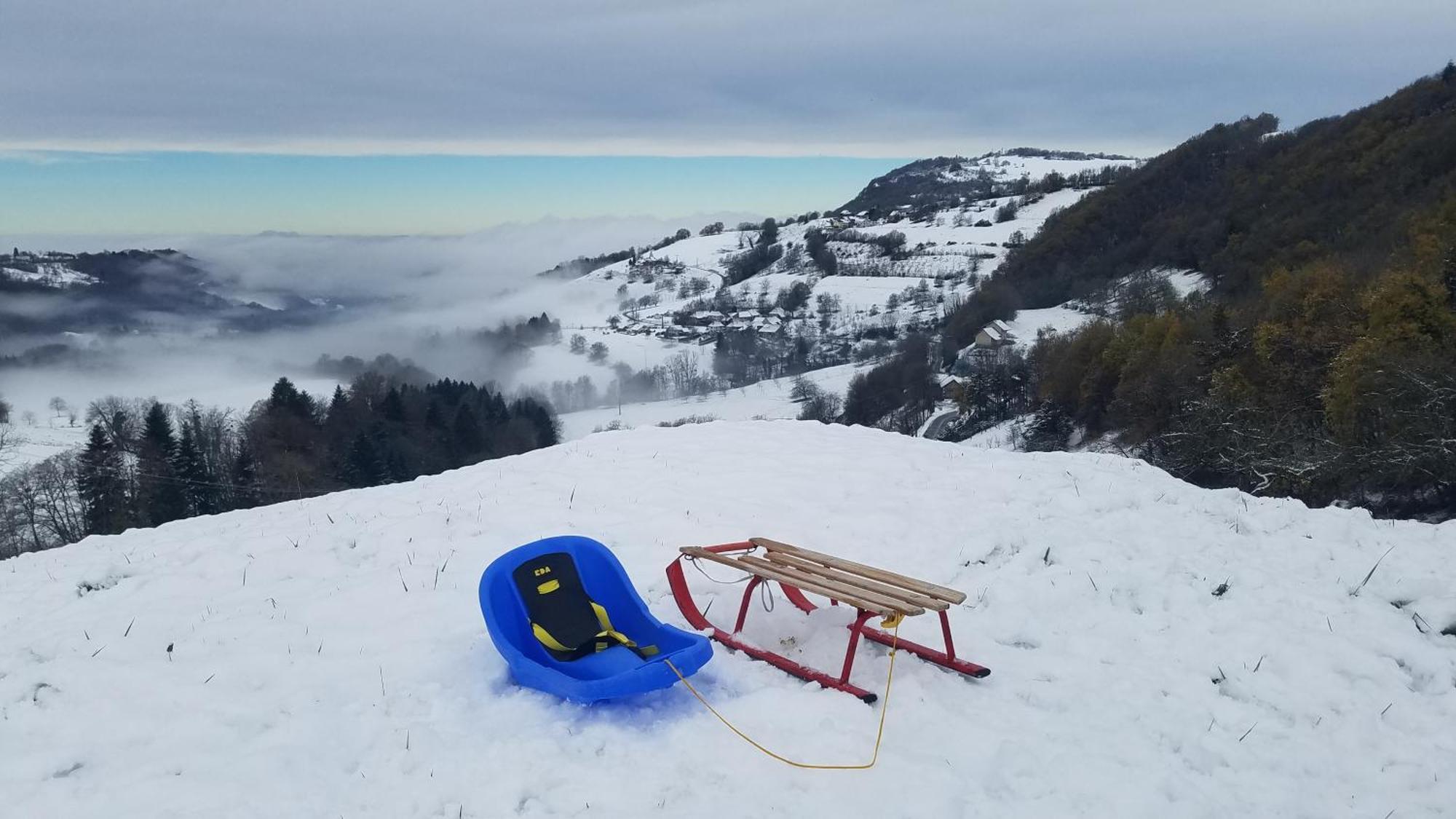 Un Pied Devant L'Autre Sainte-Marie-D'Alvey Luaran gambar
